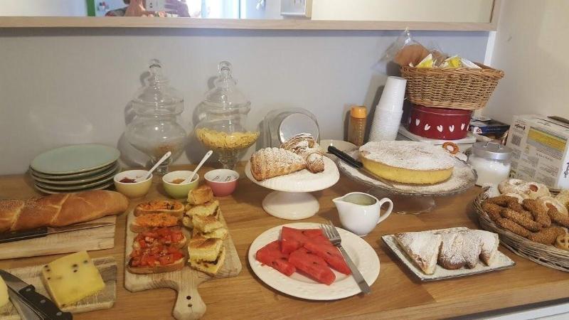 La Volpe E L'Uva B&B 피아차암머리나 외부 사진