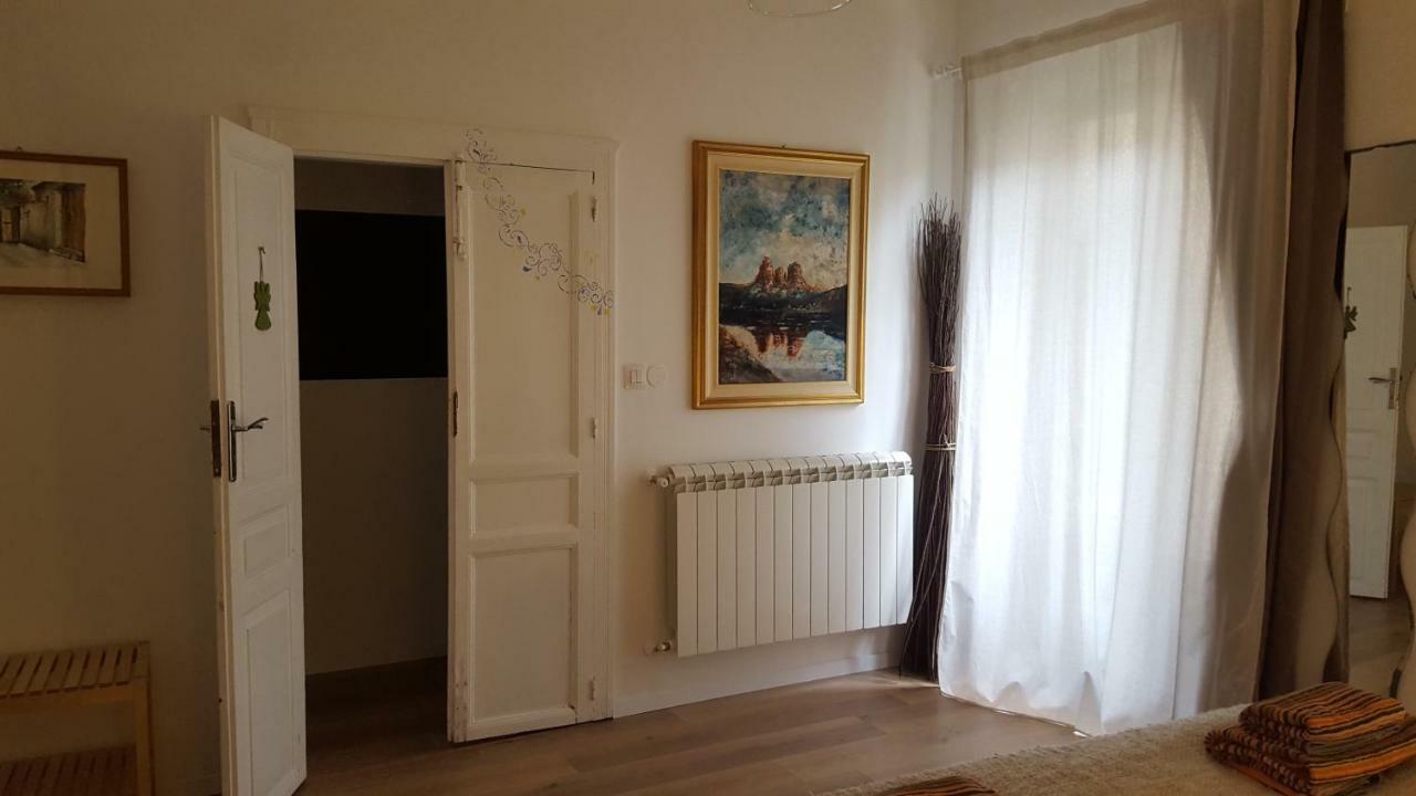 La Volpe E L'Uva B&B 피아차암머리나 외부 사진