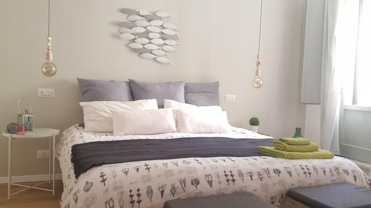 La Volpe E L'Uva B&B 피아차암머리나 외부 사진